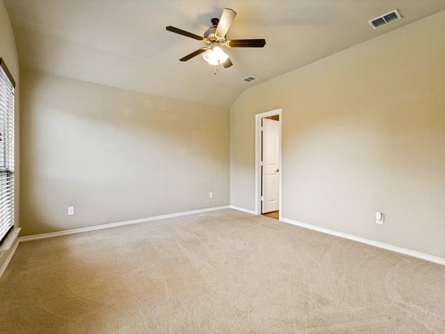 4009 Kensington Drive, Sanger, TX 76266