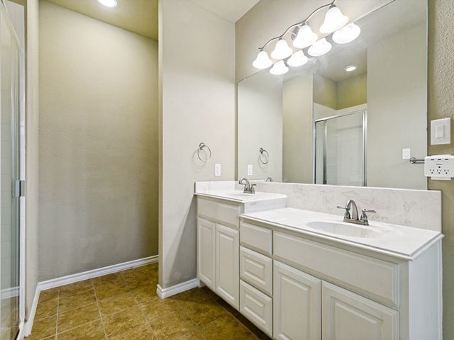 4009 Kensington Drive, Sanger, TX 76266