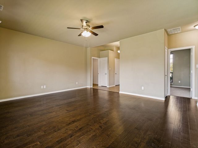 4009 Kensington Drive, Sanger, TX 76266