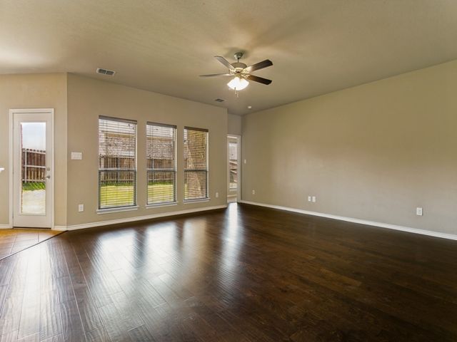 4009 Kensington Drive, Sanger, TX 76266