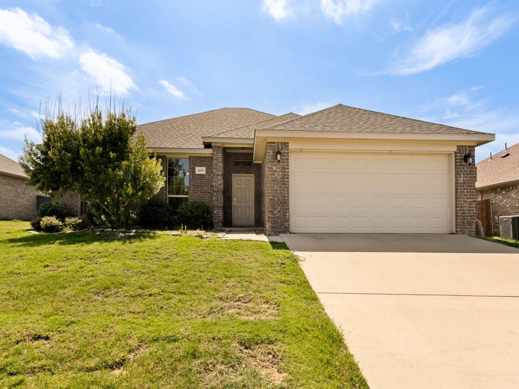4009 Kensington Drive, Sanger, TX 76266