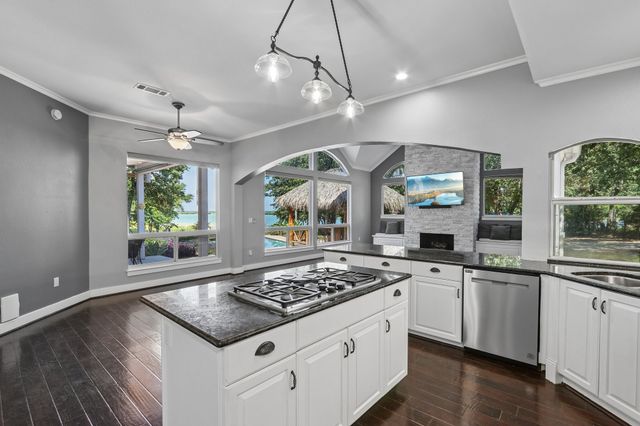823 Carrie Court, Lakewood Village, TX 75068