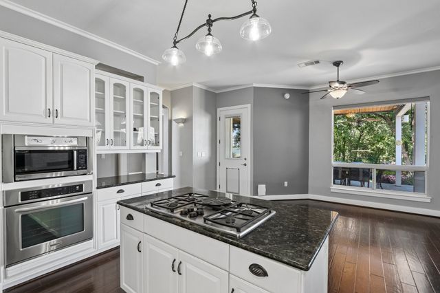 823 Carrie Court, Lakewood Village, TX 75068