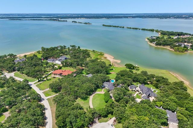 823 Carrie Court, Lakewood Village, TX 75068