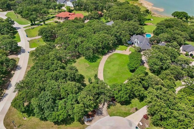 823 Carrie Court, Lakewood Village, TX 75068