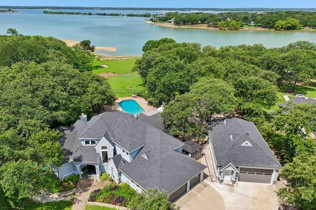 823 Carrie Court, Lakewood Village, TX 75068