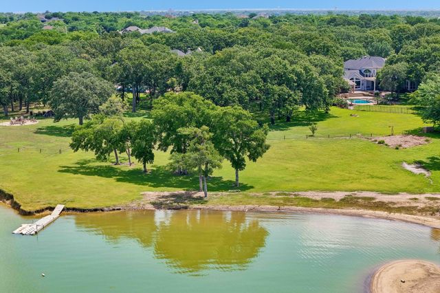 823 Carrie Court, Lakewood Village, TX 75068