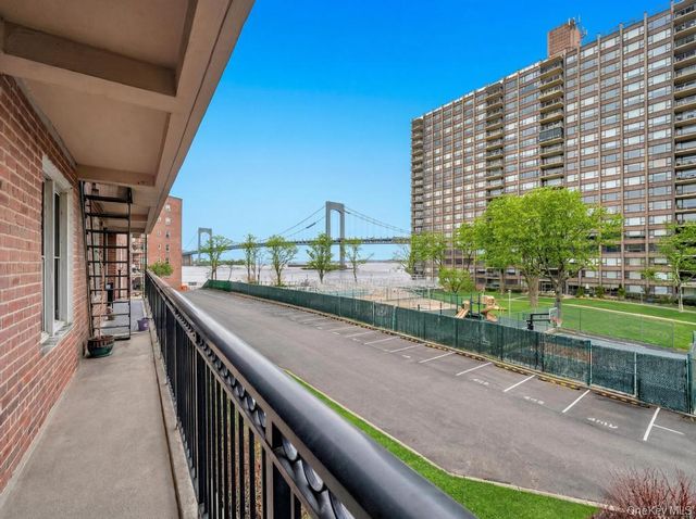 162-41 Powells Cove Boulevard 2J, Beechhurst, NY 11357
