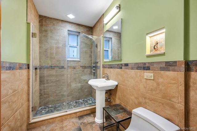 162-41 Powells Cove Boulevard 2J, Beechhurst, NY 11357