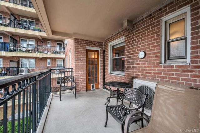 162-41 Powells Cove Boulevard 2J, Beechhurst, NY 11357