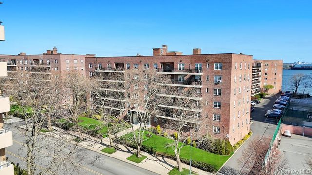 162-41 Powells Cove Boulevard 2J, Beechhurst, NY 11357