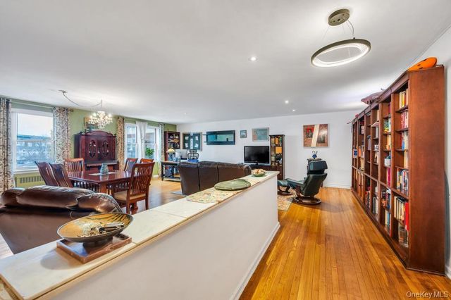 162-41 Powells Cove Boulevard 2J, Beechhurst, NY 11357