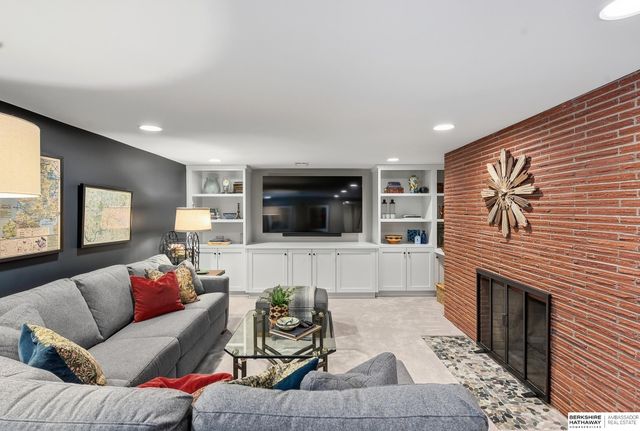 7974 Hickory Street, Omaha, NE 68124