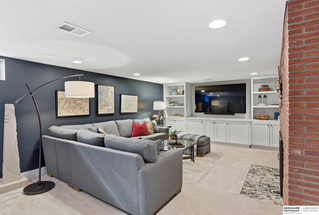 7974 Hickory Street, Omaha, NE 68124