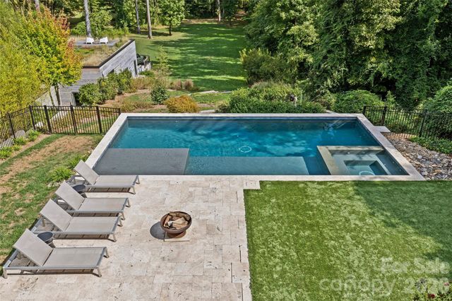 3345 Willow Oak Road, Charlotte, NC 28209