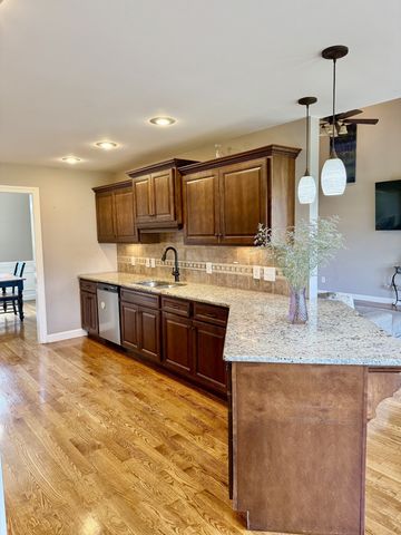 530 Thompson Ln, Portland, TN 37148