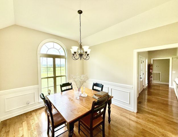 530 Thompson Ln, Portland, TN 37148