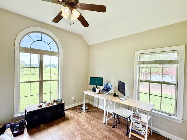 530 Thompson Ln, Portland, TN 37148