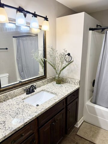 530 Thompson Ln, Portland, TN 37148