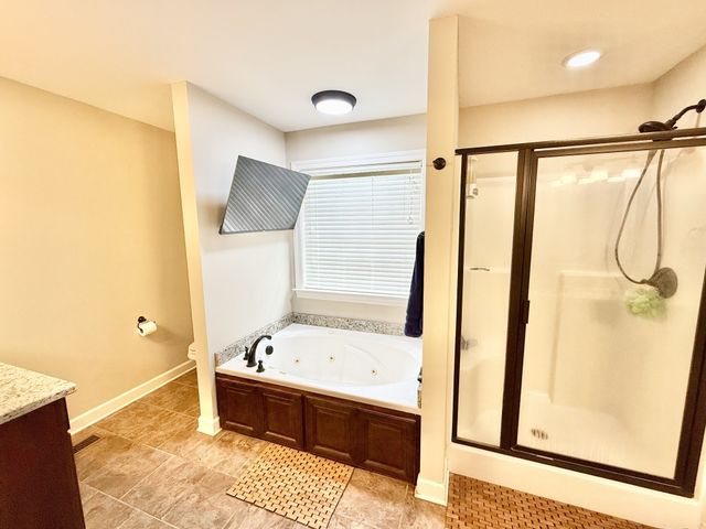 530 Thompson Ln, Portland, TN 37148