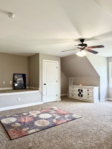 530 Thompson Ln, Portland, TN 37148