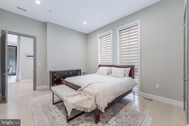 908 WALKER RD, Great Falls, VA 22066