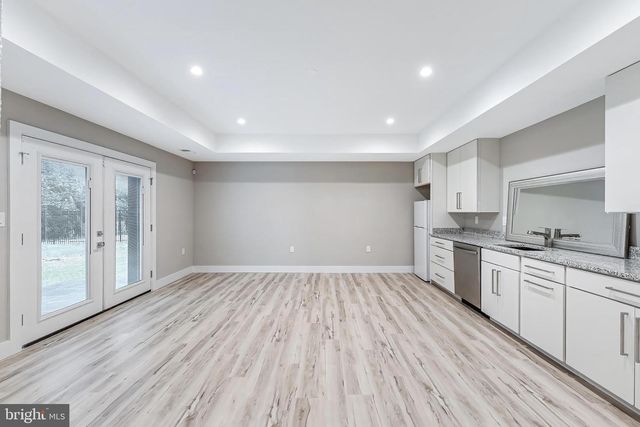 908 WALKER RD, Great Falls, VA 22066