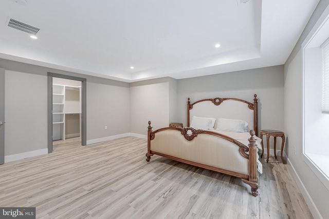 908 WALKER RD, Great Falls, VA 22066