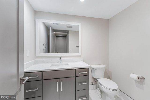 908 WALKER RD, Great Falls, VA 22066