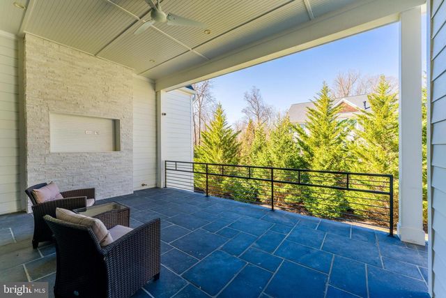 908 WALKER RD, Great Falls, VA 22066