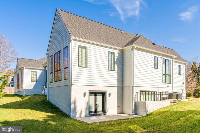 908 WALKER RD, Great Falls, VA 22066