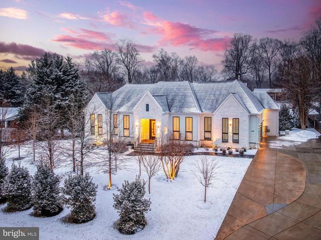 908 WALKER RD, Great Falls, VA 22066