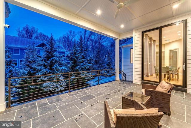 908 WALKER RD, Great Falls, VA 22066