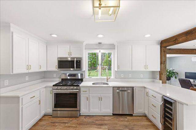 560 Common St, Walpole, MA 02081