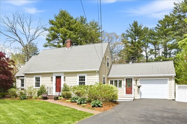560 Common St, Walpole, MA 02081