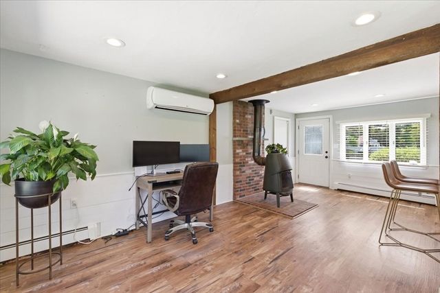 560 Common St, Walpole, MA 02081