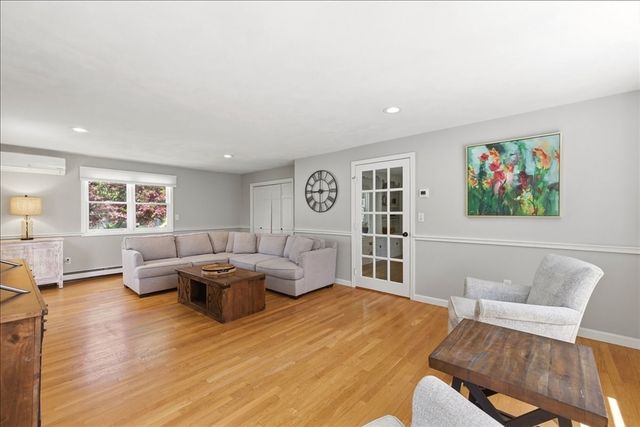 560 Common St, Walpole, MA 02081