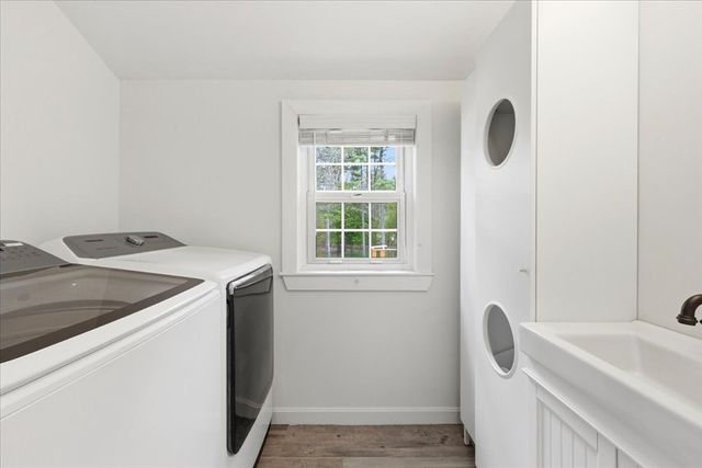 560 Common St, Walpole, MA 02081