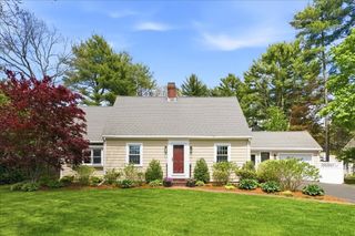 560 Common St, Walpole, MA 02081