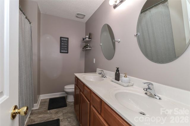 5867 Sunset View Lane, Catawba, NC 28609