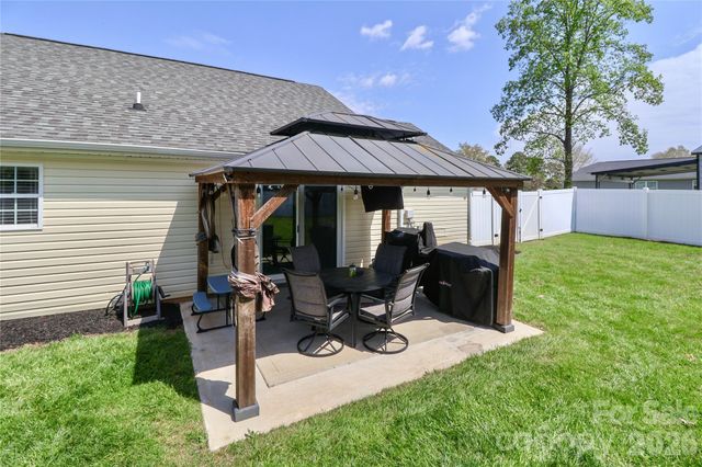 5867 Sunset View Lane, Catawba, NC 28609