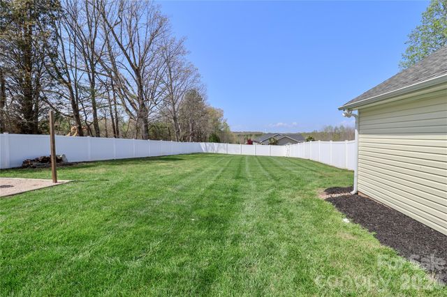 5867 Sunset View Lane, Catawba, NC 28609