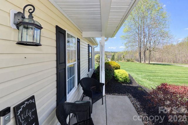 5867 Sunset View Lane, Catawba, NC 28609