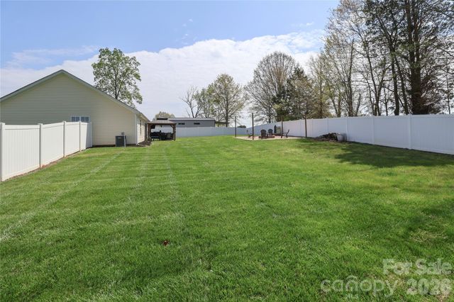 5867 Sunset View Lane, Catawba, NC 28609