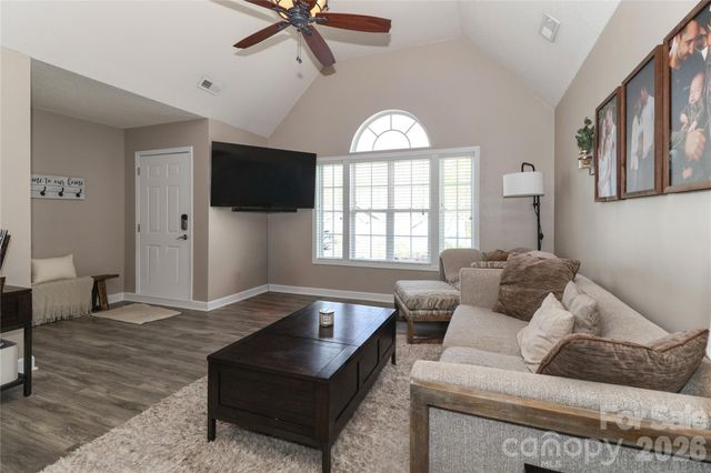 5867 Sunset View Lane, Catawba, NC 28609