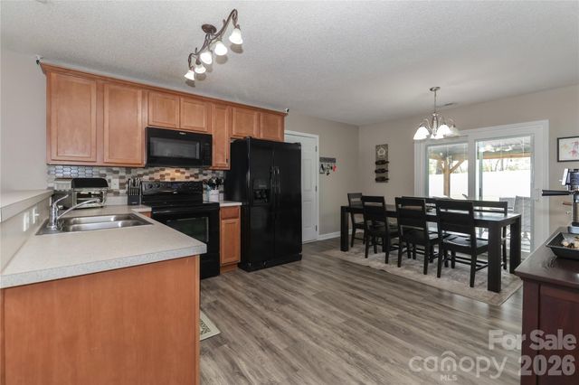 5867 Sunset View Lane, Catawba, NC 28609