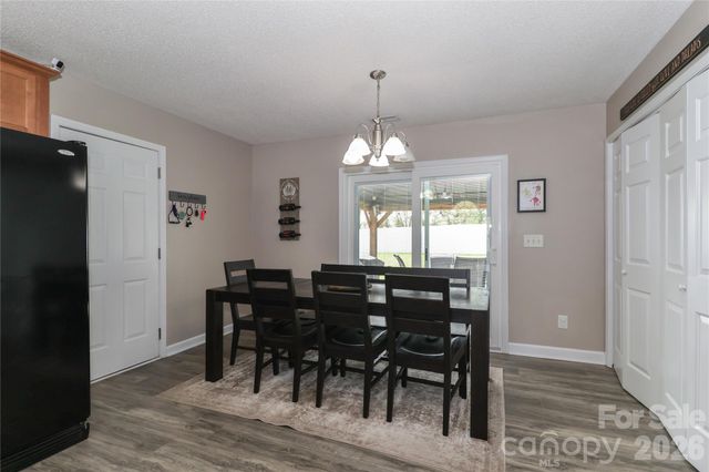 5867 Sunset View Lane, Catawba, NC 28609