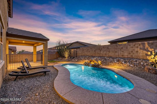 323 E Refuge Loop, Vail, AZ 85641