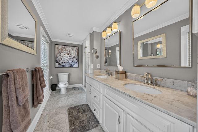864 Great Oaks Boulevard, Rochester, MI 48307