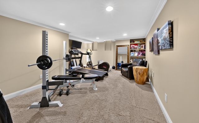 864 Great Oaks Boulevard, Rochester, MI 48307